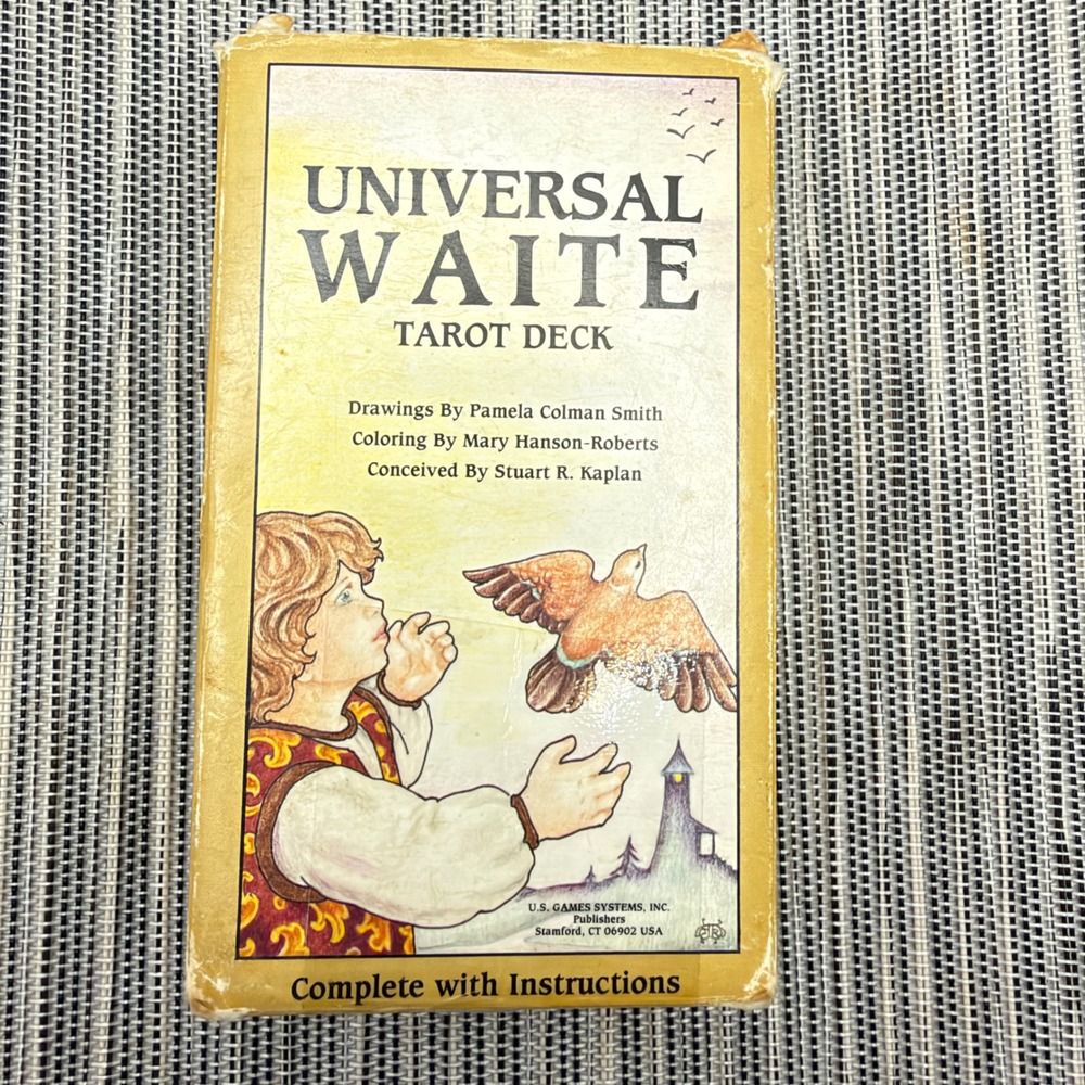 Universal Waite Tarot Deck 1990 US Games Pamela Colman Smith Mary Hanson-Roberts